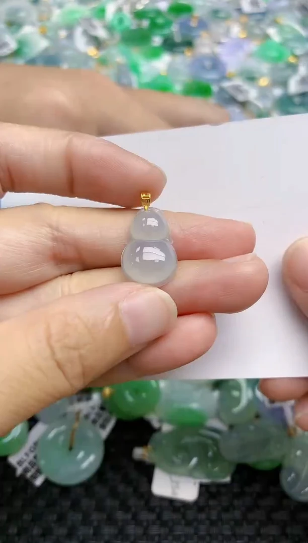 翡翠18K金镶嵌颈饰天然A货翡翠