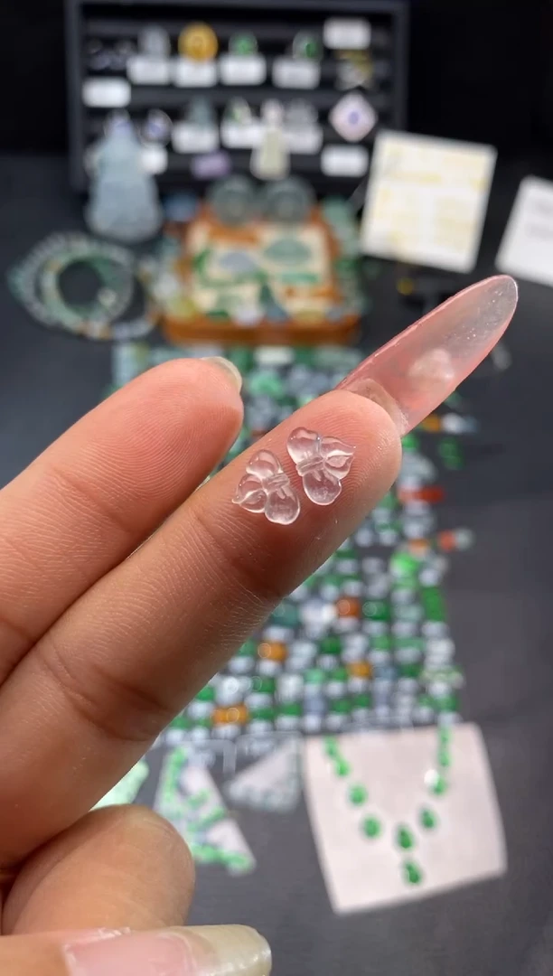 【闪购商品】翡翠挂件未镶嵌蝴蝶结
