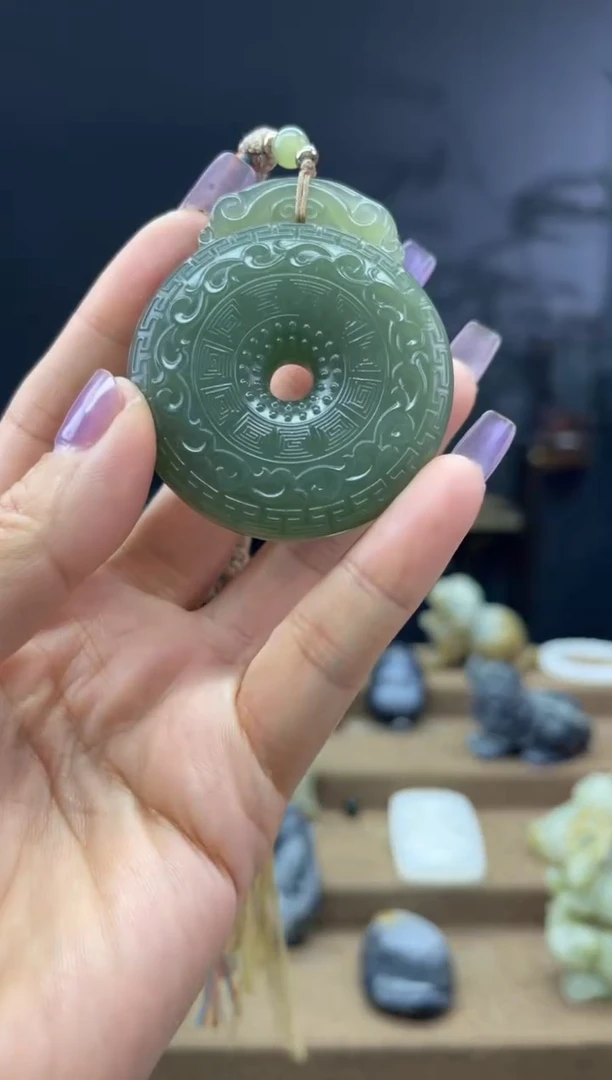 颈饰未镶嵌和田玉1