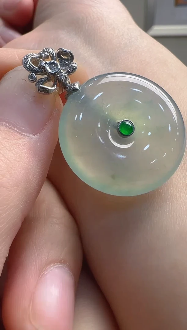 【闪购商品】翡翠吊坠(不含链)18K金镶嵌多样性发货拍一发一