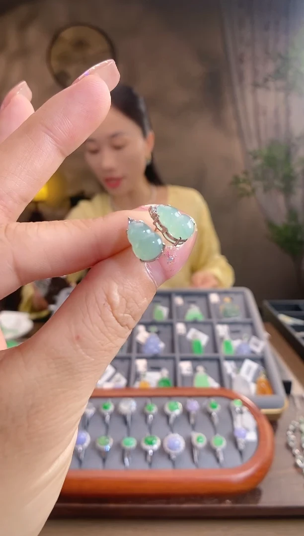 翡翠银S925镶嵌吊坠(不含链)耳饰一对