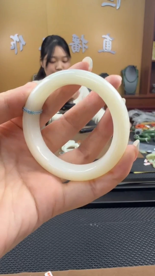 颈饰未镶嵌和田玉手镯52