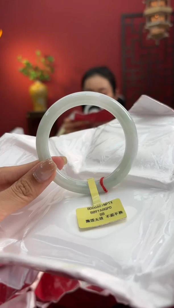 未镶嵌手镯（圆镯）翡翠翡翠手镯15