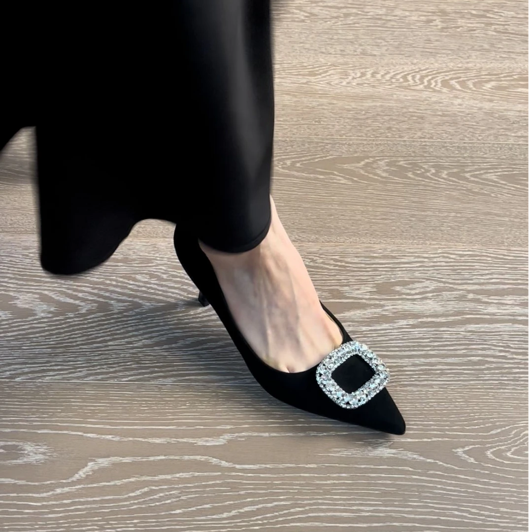 5CM羊猄皮单跟法式尖头细跟浅口单鞋女2025新款磨砂纯皮水钻方扣