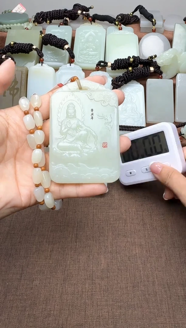 颈饰未镶嵌和田玉1