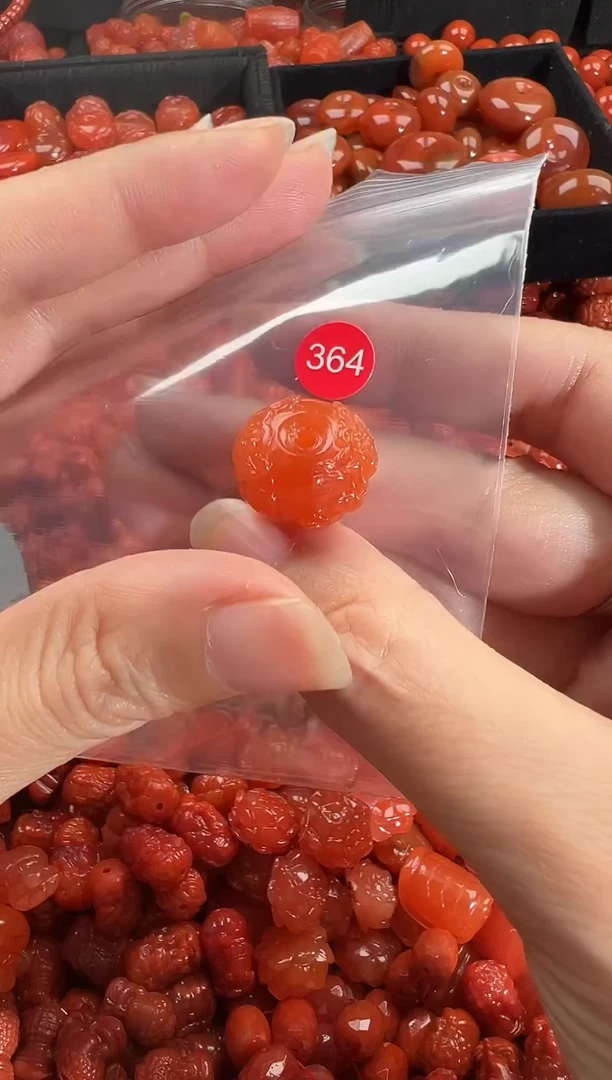 颈饰未镶嵌南红玛瑙1