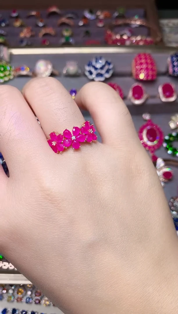 银S925镶嵌戒指红宝石....