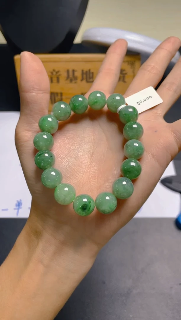 未镶嵌定制翡翠一****。珠串