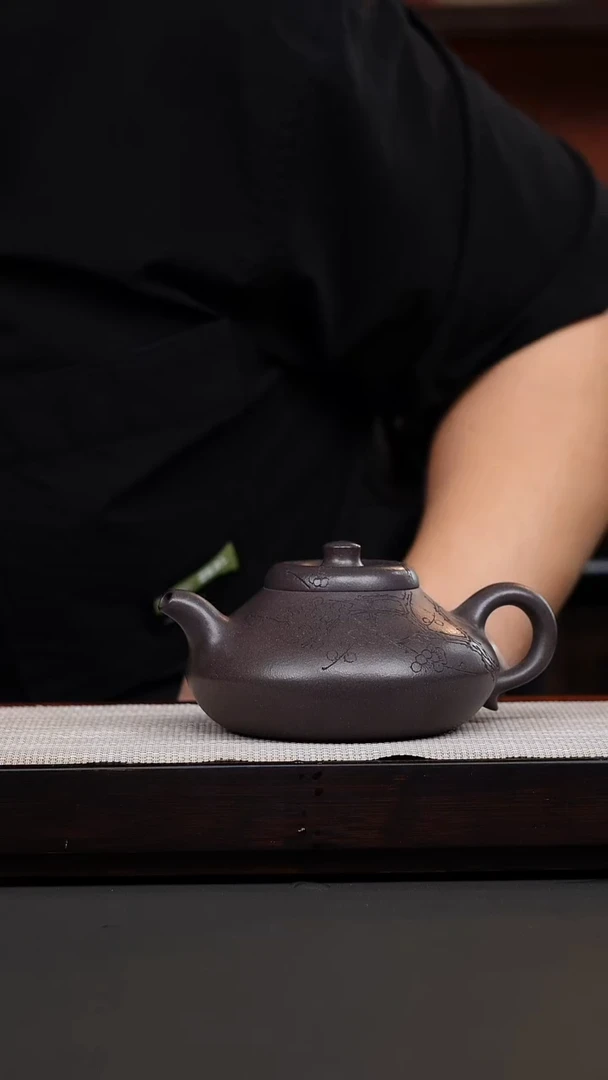 茶壶紫砂天青刻绘合欢