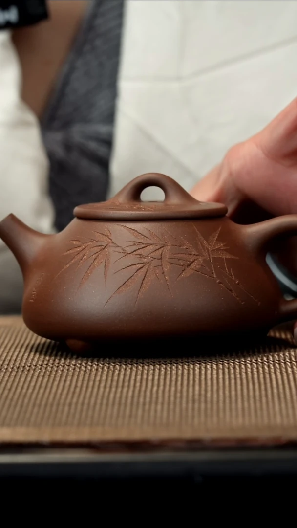 紫砂茶盏紫泥刻绘平盖200CC