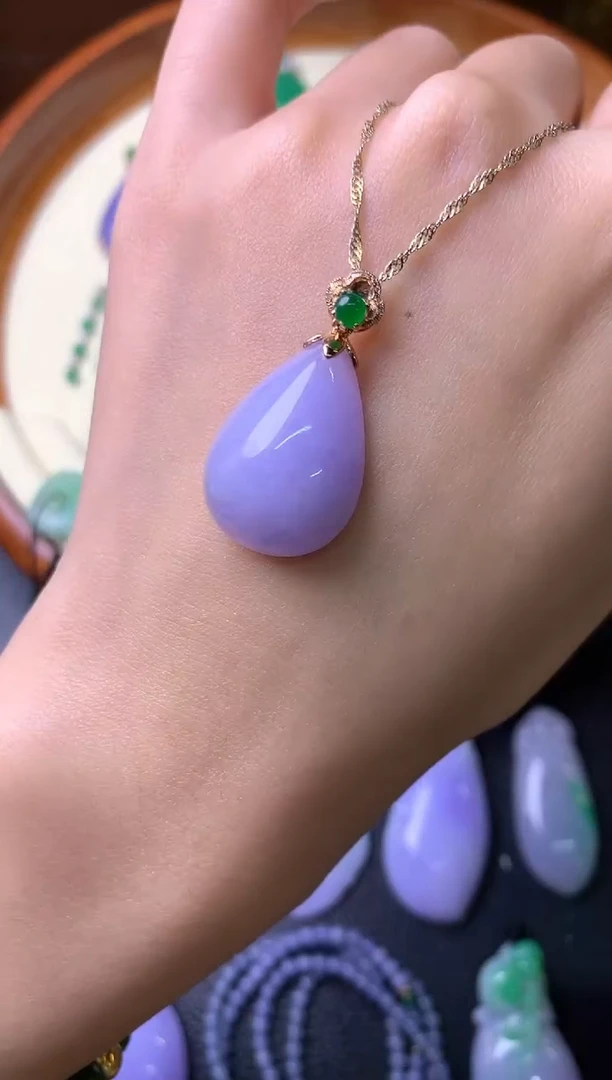 【闪购商品】翡翠吊坠(赠链)18K金镶嵌吊坠