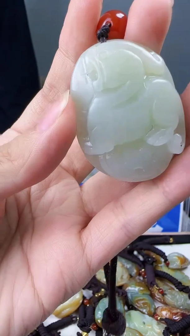 和田玉未镶嵌颈饰1