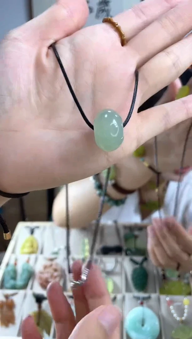 岫玉未镶嵌吊坠多样性发货其中发一