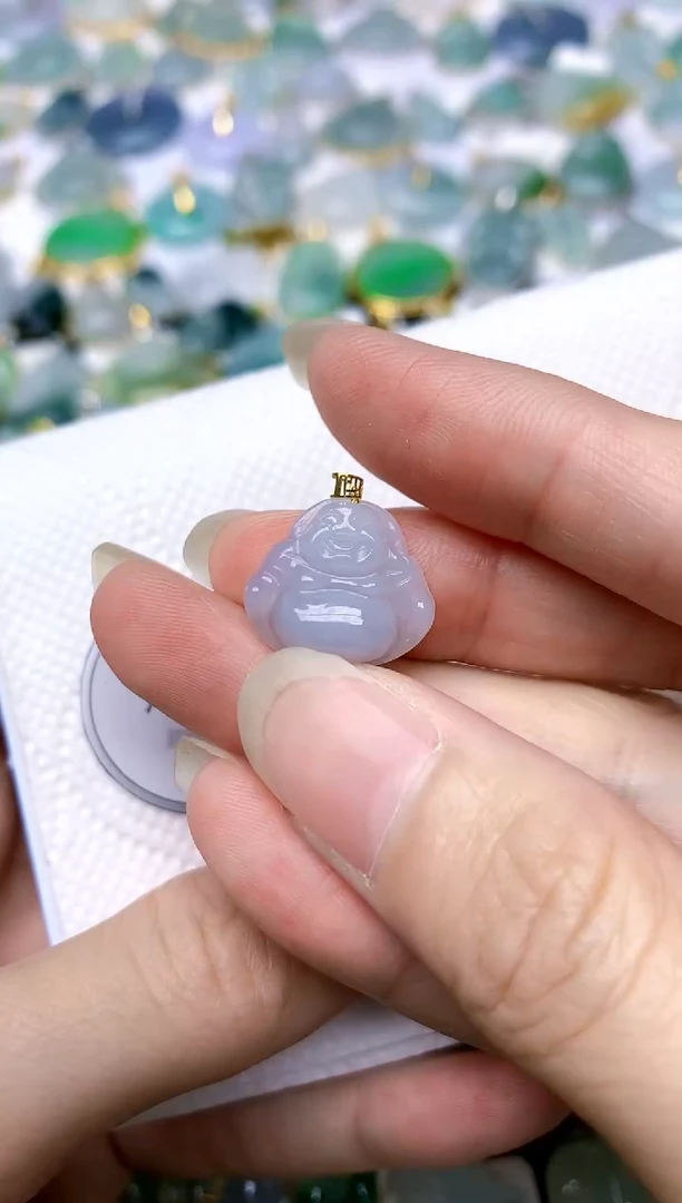 颈饰18K金镶嵌翡翠天然A货翡翠