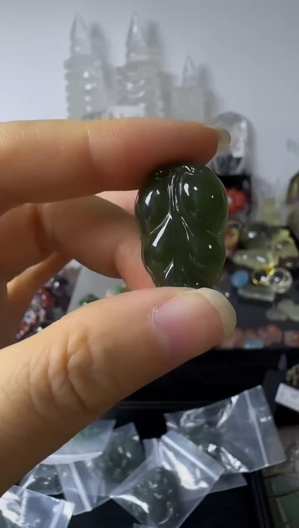 颈饰未镶嵌和田玉52矿坑微瑕