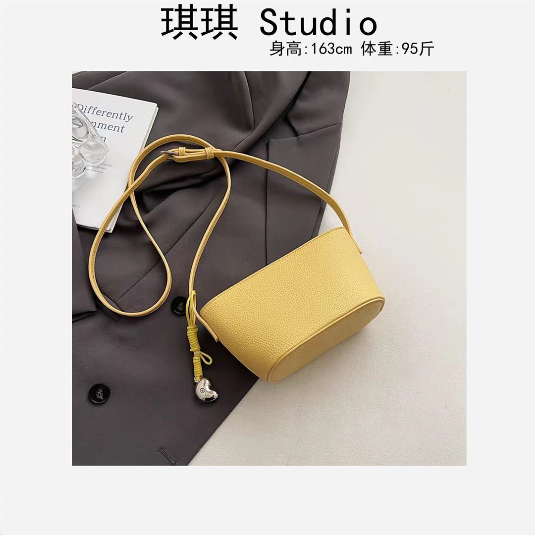 《琪琪家》春夏季新款轻奢高级感纯色甜美洋气休闲百搭时尚包包-B1