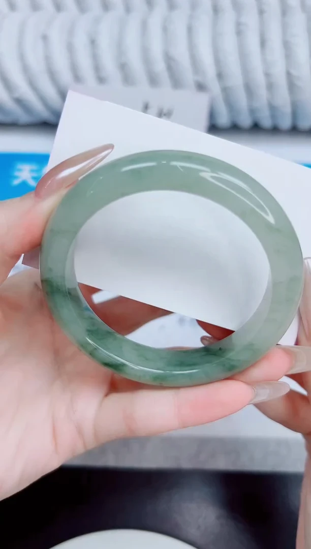 未镶嵌手镯石英质玉151/56.4