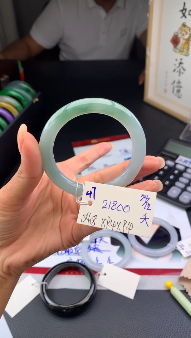 未镶嵌手镯翡翠假一赔三   手镯