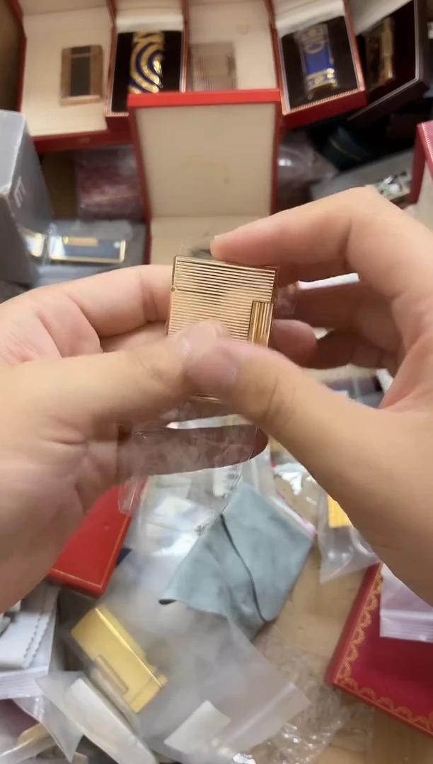 L1小号玫瑰金打火机