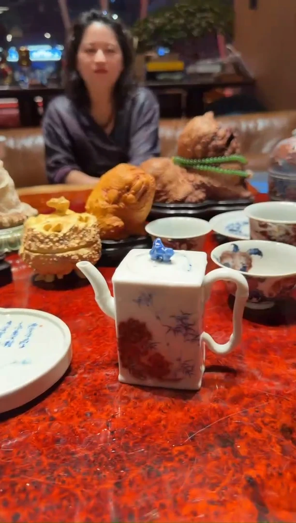 青花釉里红太湖石竹节壶