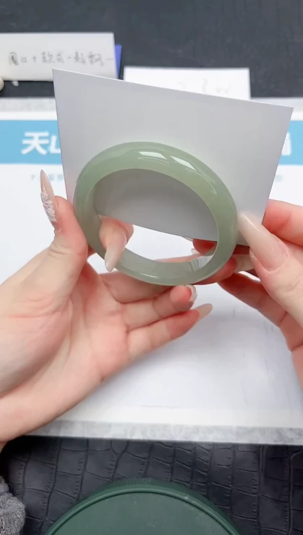 【闪购商品】石英质玉手镯未镶嵌101-58.7