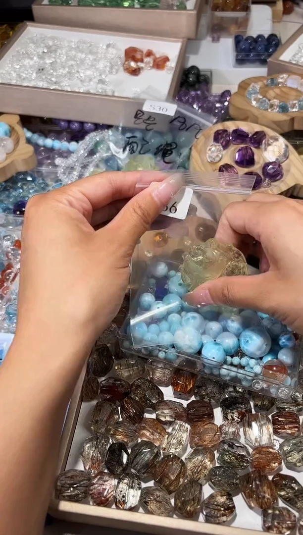 水晶手串未镶嵌静**懿S36黄水晶凤九拍2