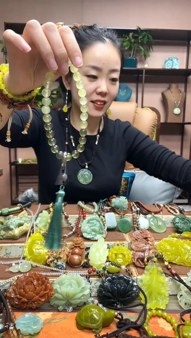 未镶嵌岫玉吊坠·