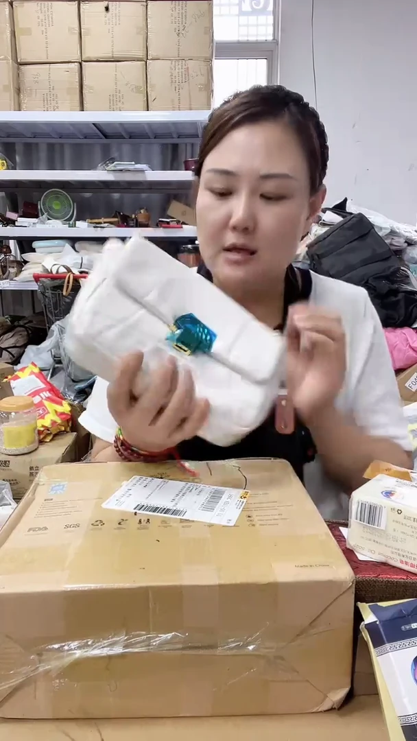 牦牛剖层皮革琪老板女包1号店洋气腋下包发图片款