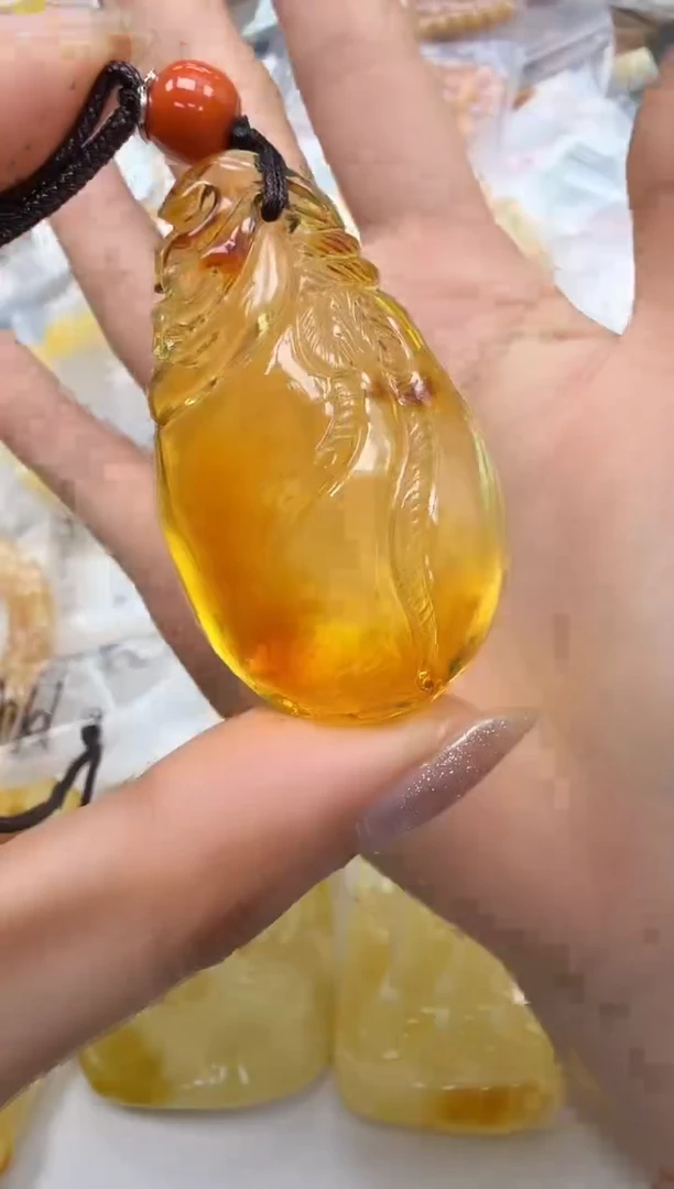 裸石琥珀未镶嵌如图