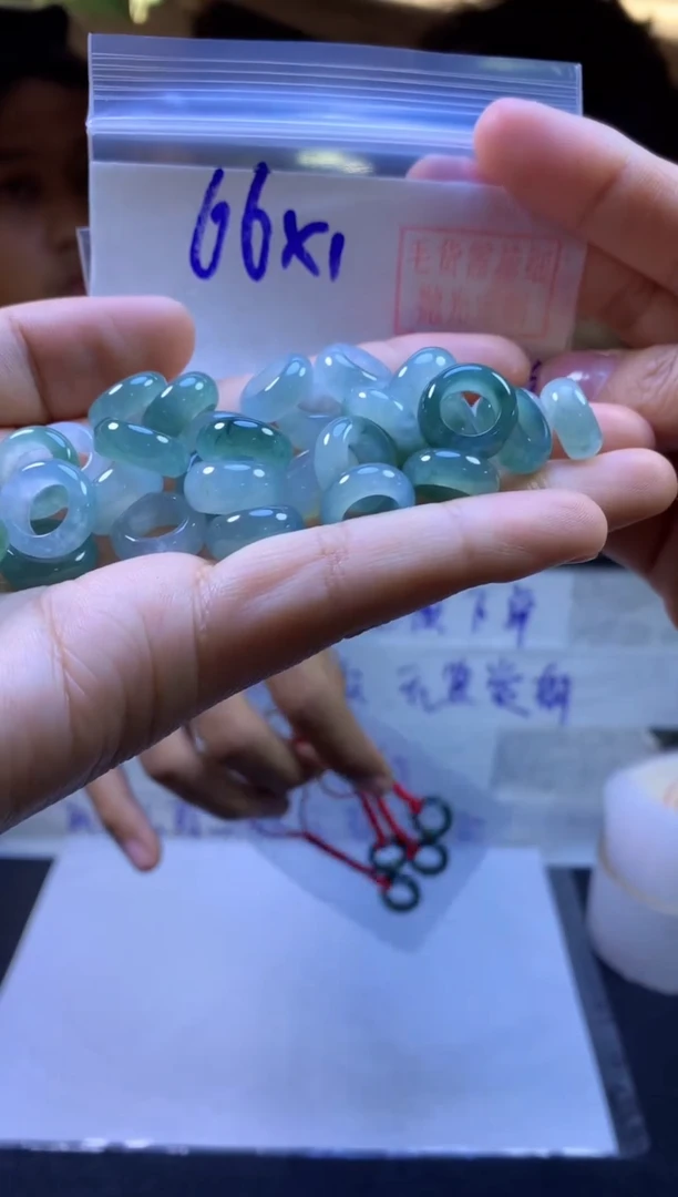 【闪购商品】定制翡翠未镶嵌甜甜圈#66元多样性拍一发一毛货需抛光