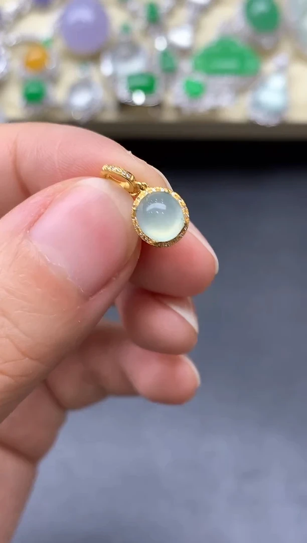 颈饰18K金镶嵌翡翠88-中国好珍宝