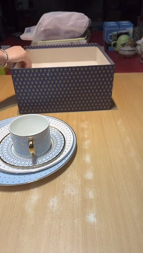 瓷片生活的本意是开心阿@@1