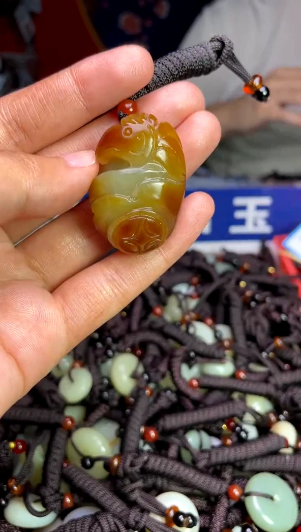 未镶嵌和田玉挂件1