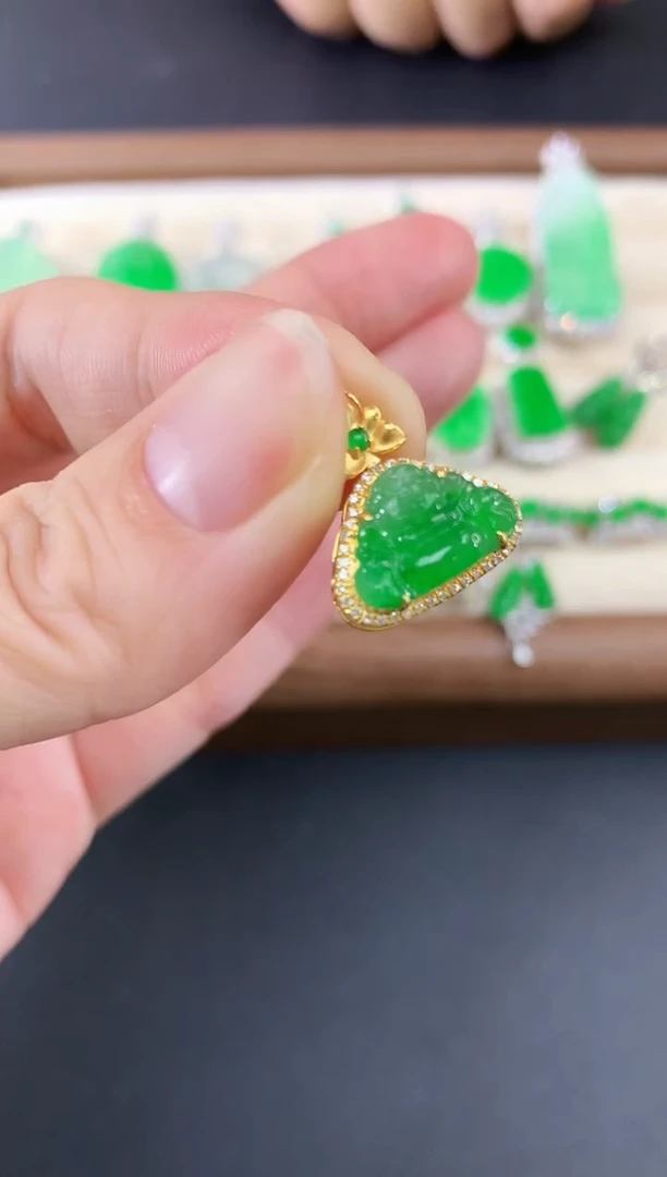 吊坠(不含链)18K金镶嵌翡翠39|4500