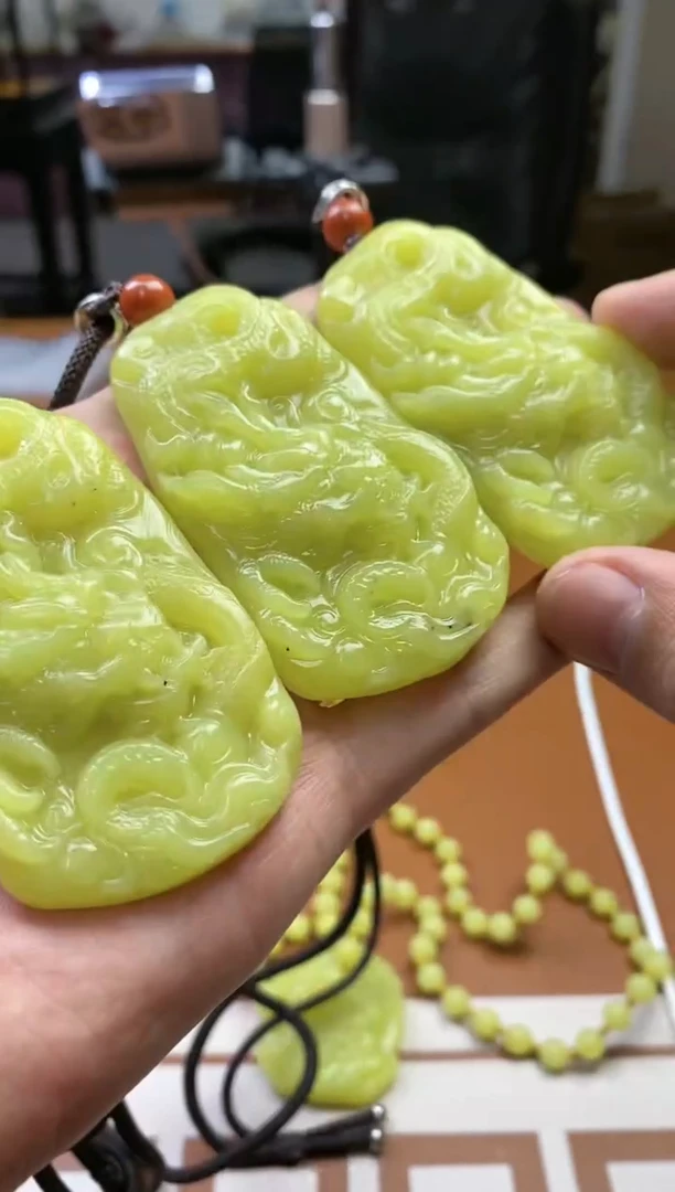 【闪购商品】蛇纹石玉其它未镶嵌多样性发货一个