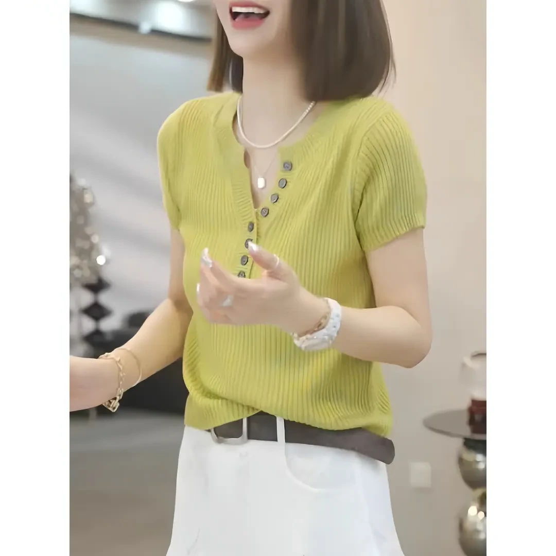大码韩版洋气简约纽扣V领时尚显瘦胖mm百搭T恤宽松女短袖针织衫