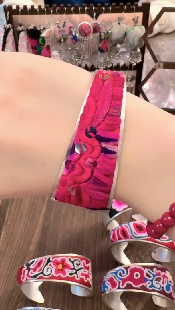 织绣?***婧云织谣民族风精美饰品 717