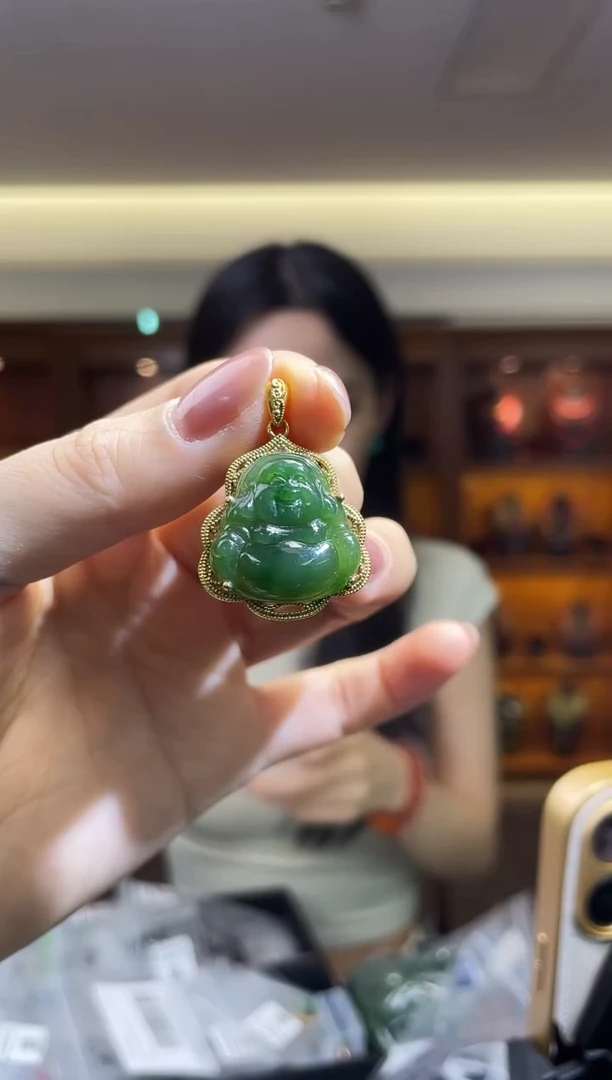 颈饰18K金镶嵌和田玉（多样性发一件）