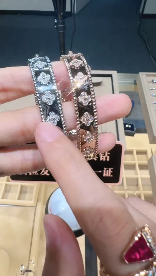 【闪购商品】钻石手镯18K金镶嵌万花筒  多样性发其一