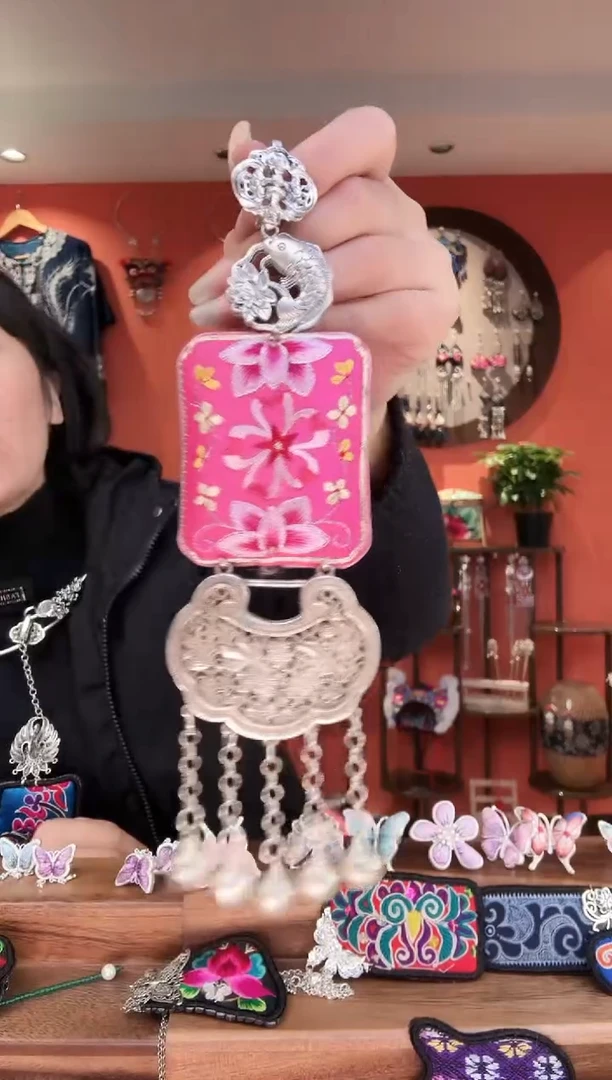 织绣手工苗绣刺绣首饰78