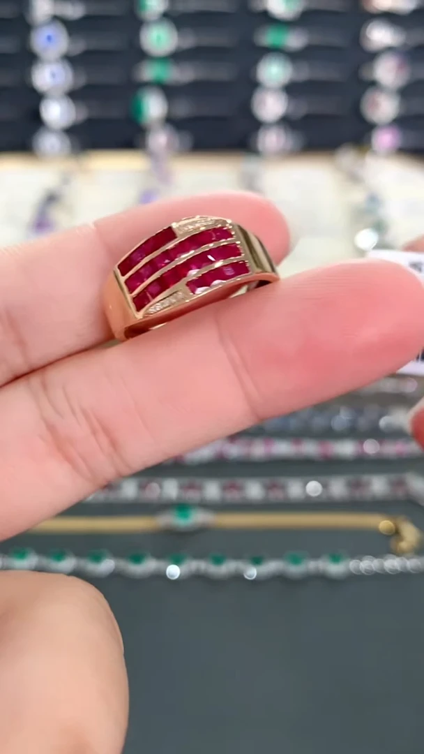 18K金镶嵌戒指红宝石·