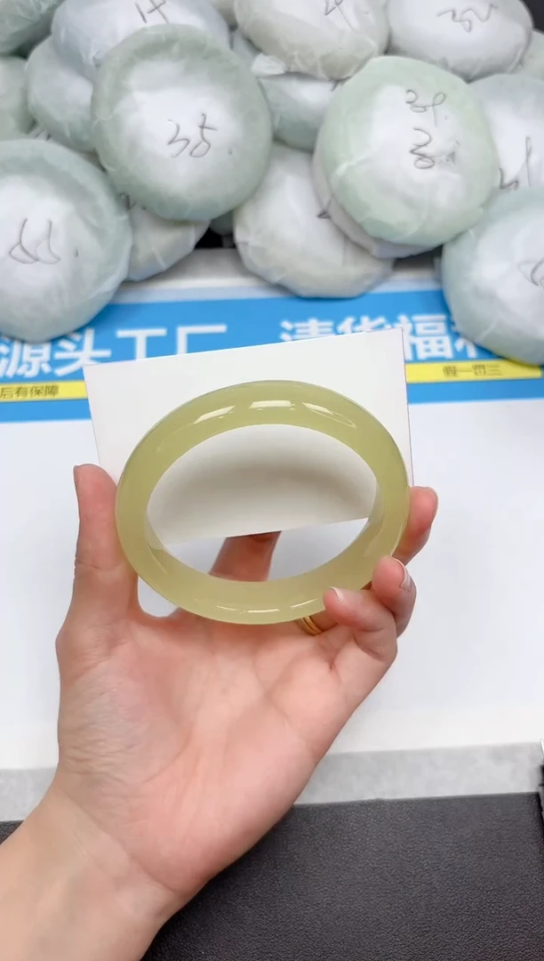 未镶嵌手镯石英质玉71-64.3