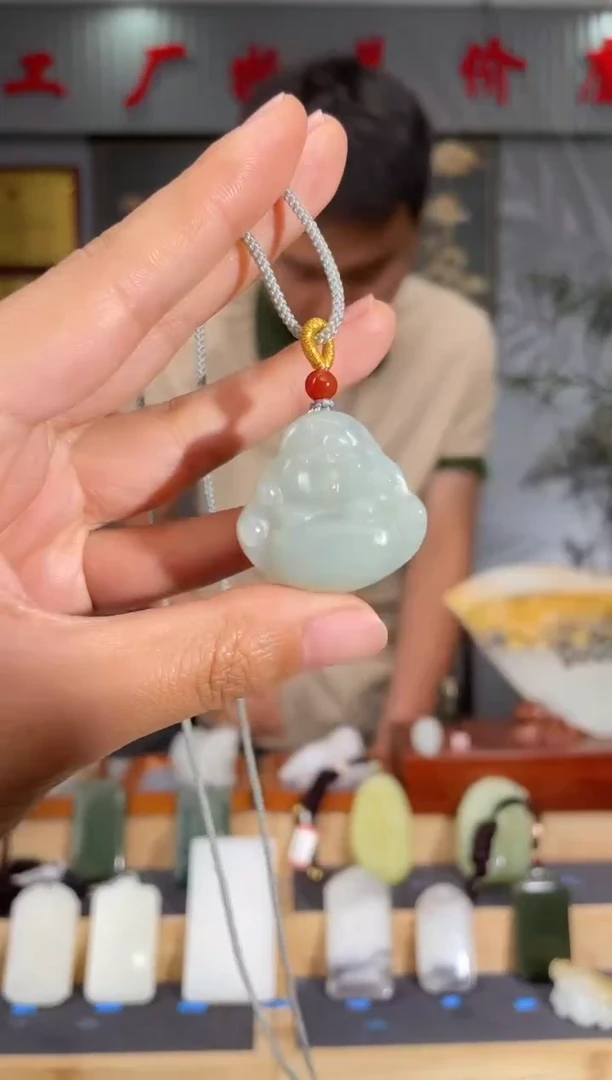 和田玉未镶嵌颈饰1