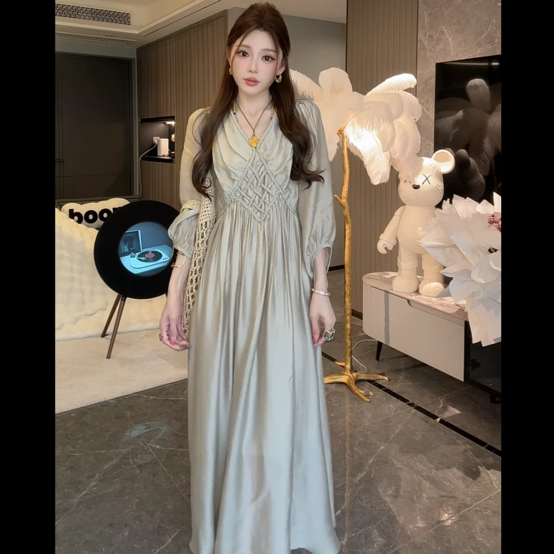 法式浪漫连衣裙新款仙气森系温柔风度长款小众别致设计感显瘦高级