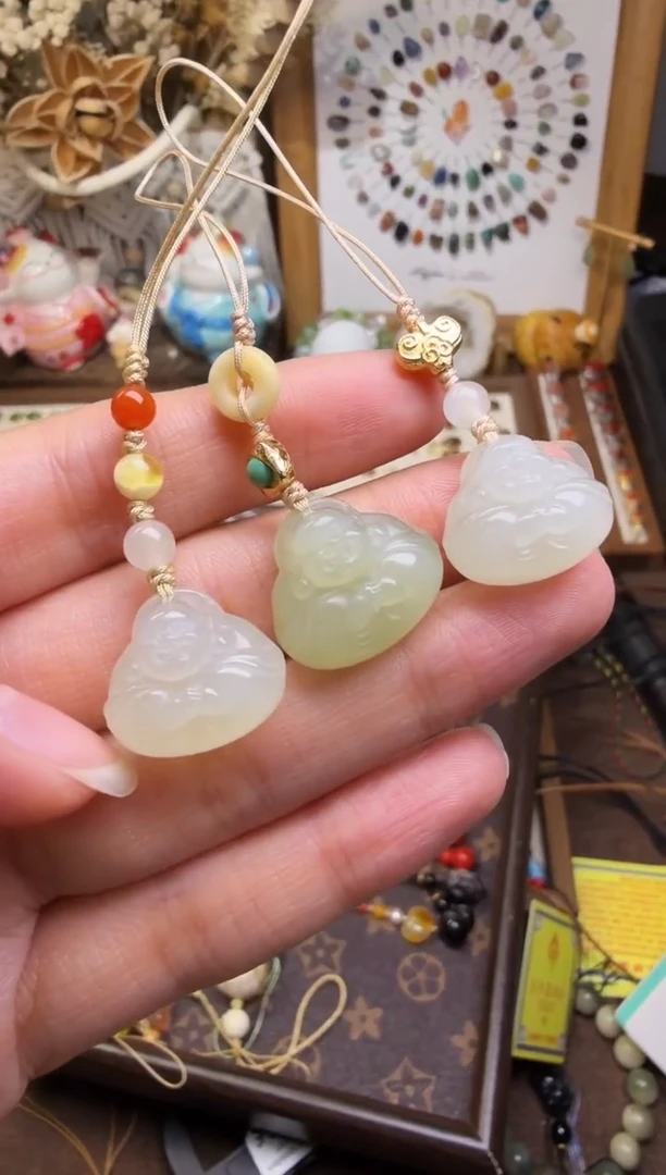 水晶摆件未镶嵌手机挂 多样性发其一