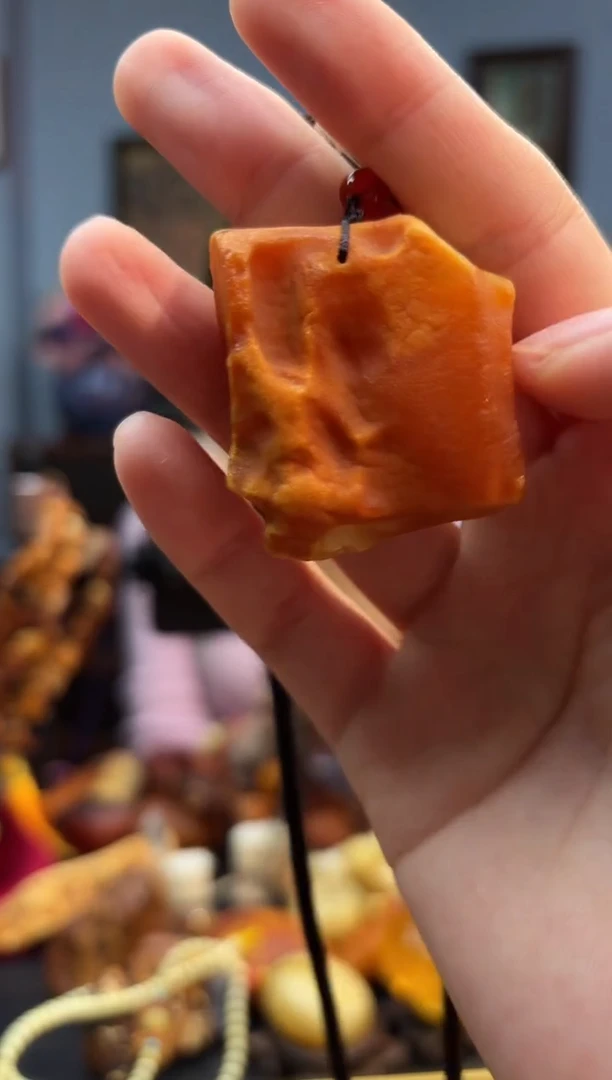 琥珀颈饰未镶嵌吊坠