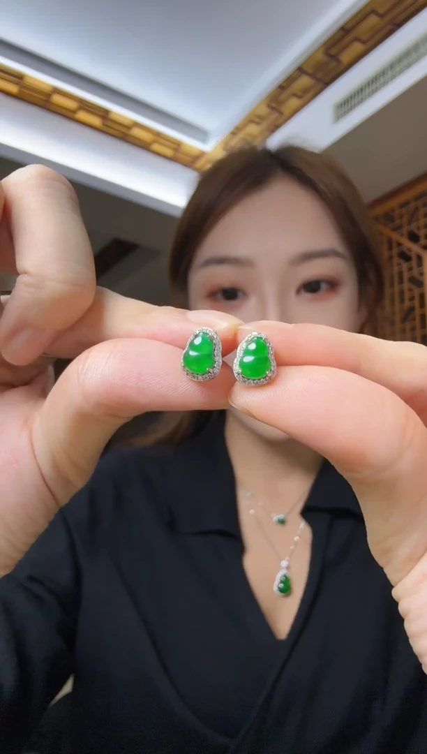 银S925镶嵌翡翠耳钉天然翡翠耳钉