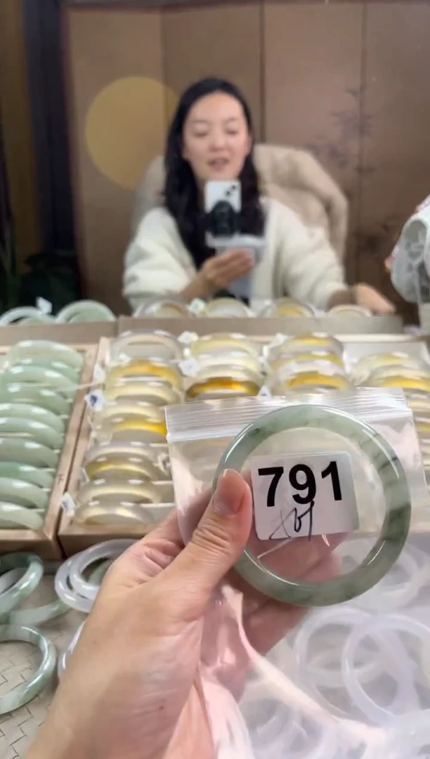 手镯玛瑙/玉髓未镶嵌791天山翠默认微抠