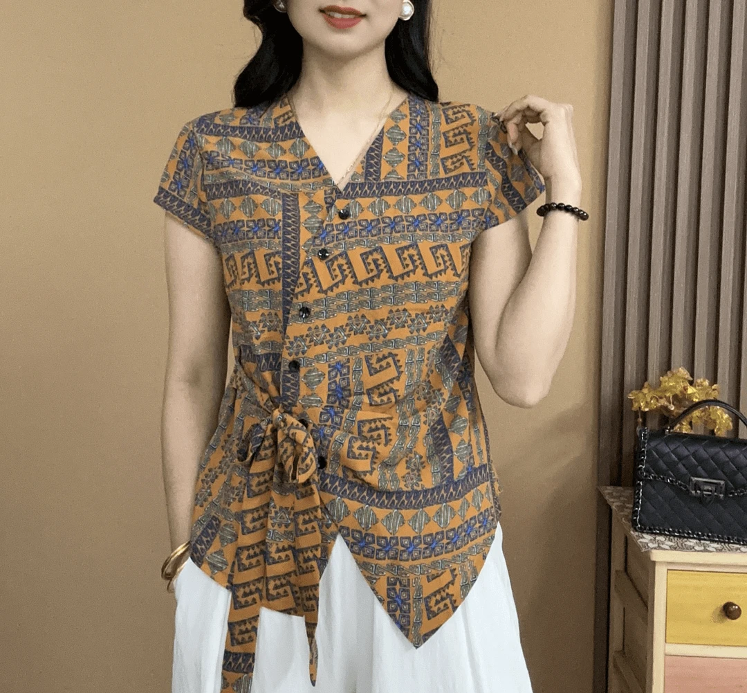 2025夏季新款时尚不规则洋气短袖小衫气质百搭V领显瘦开衫扣上衣