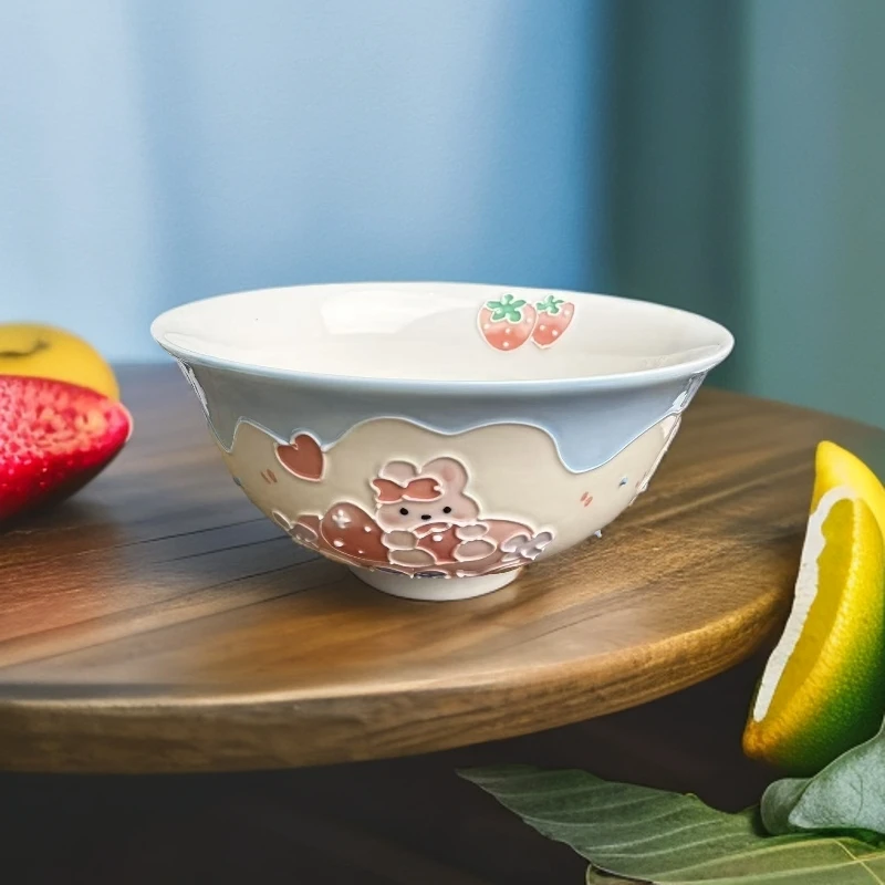 立体釉蛋糕兔兔草莓金钟米饭碗 A066
